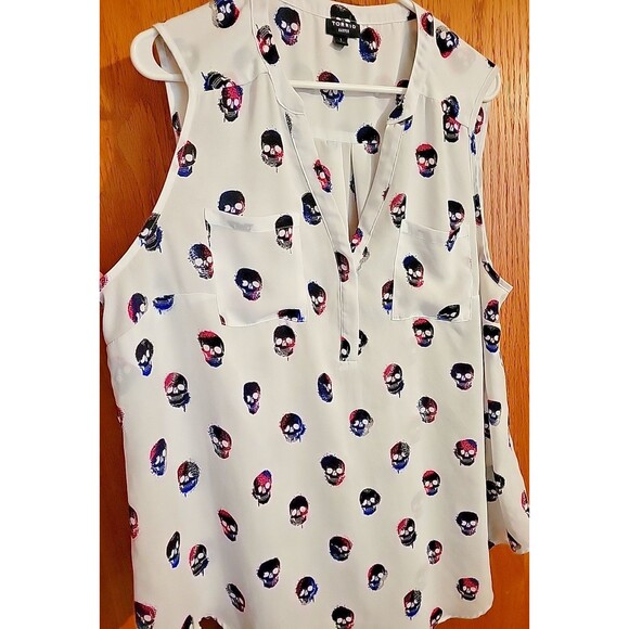 TORRID Harper Sleeveless Tunic Top 1X Skull Print  VNeck DualPockets Whimsy Goth - Picture 4 of 7